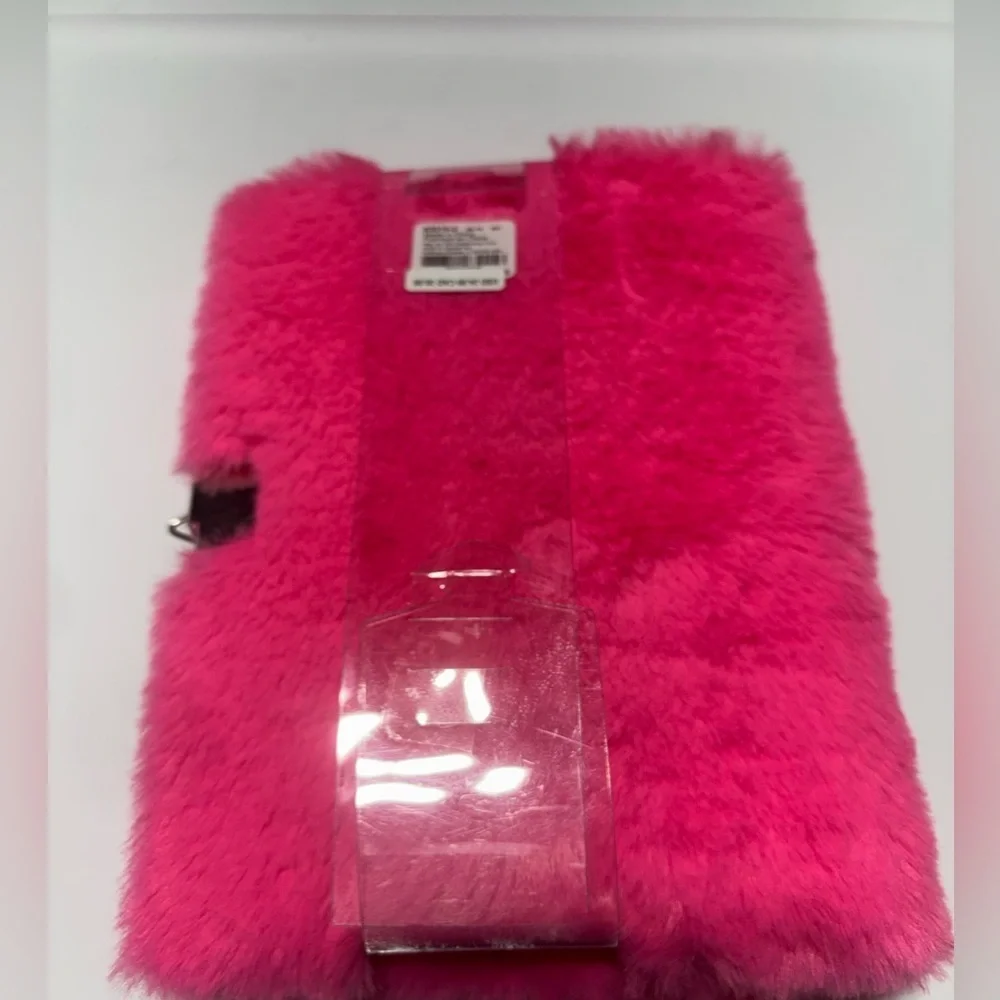 NWT Claire’s Bundle of 5 Fuzzy Journals With Lock & Key.